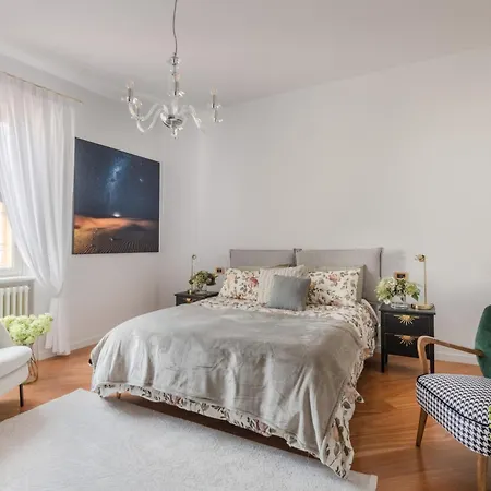 Miranda Luxury Penthouse In The Heart Of Apartment